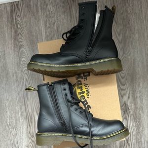 DR. MARTENS 1460 YELLOW STITCH SMOOTH LEATHER LACE UP BOOTS